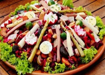 El fiambre guatemalteco un símbolo de identidad, unidad familiar y homenaje a los difuntos