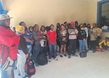 Detienen en Guatemala al conductor de un autobús que transportaba a 45 extranjeros sin documentos