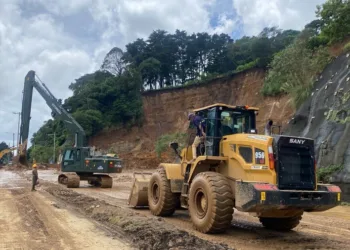 Guatemala habilita paso parcial en kilómetro 24 de Carretera a El Salvador para transporte pesado tras derrumbe