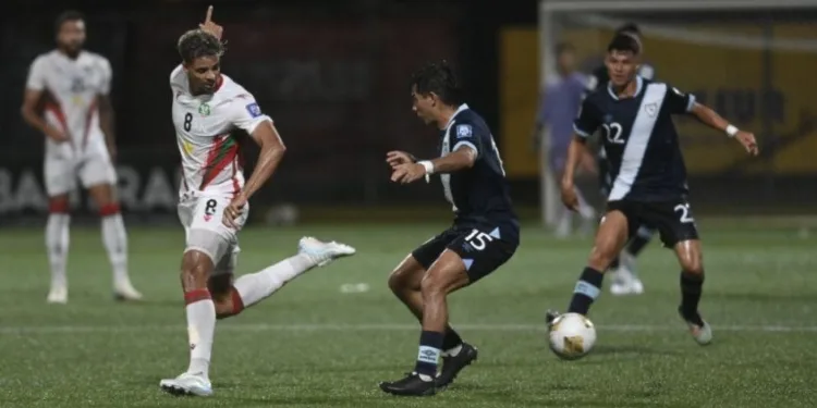 Guatemala empata 1-1 ante Surinam en el último minuto y complica su camino en las eliminatorias al Mundial