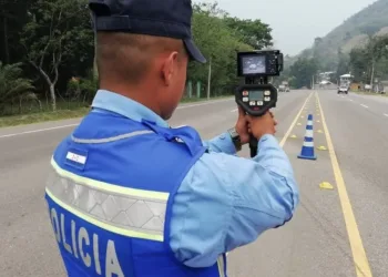 Honduras: Diputada denuncia extravío de su licencia y Policía responde con récord de infracción