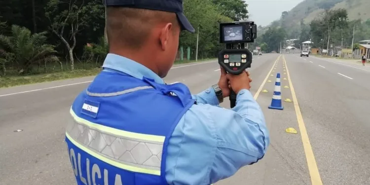 Honduras: Diputada denuncia extravío de su licencia y Policía responde con récord de infracción