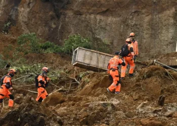 Guatemala: Una persona fallecida por derrumbe en carretera a El Salvador; paso continúa cerrado
