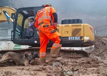 Guatemala: Suspenden búsqueda del hombre soterrado por derrumbe en ruta a El Salvador