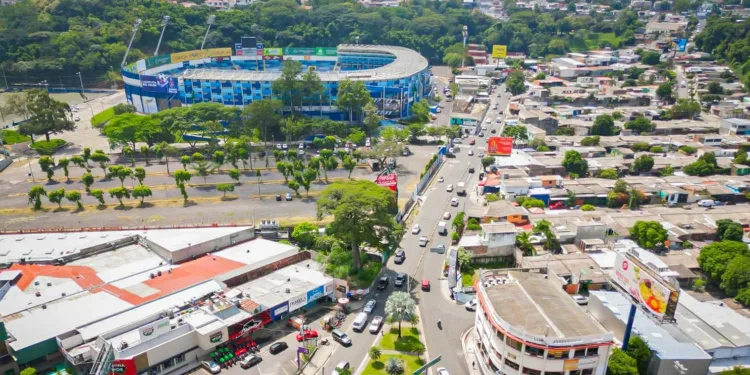 El Salvador activa plan de movilidad por el partido ante Panamá mientras Federación de Fútbol impulsa campaña contra el racismo