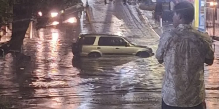 Alcalde de Tegucigalpa pide evacuar ante graves inundaciones por lluvias en Honduras