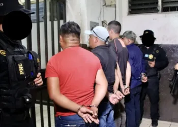 Policía de Guatemala decomisa droga valorada en $5.2 millones y desarticula 2 bandas criminales en operativos simultáneos