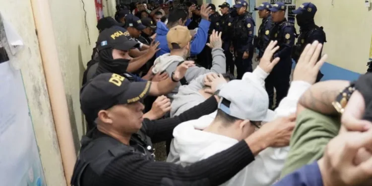 Guatemala: fuga de 20 reos del Barrio 18 desata alarma y exigencias de empresarios y EE UU