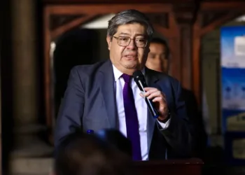 Francisco Jiménez continúa como ministro de Gobernación de Guatemala a pesar de su renuncia en medio de escándalo por fuga de prisioneros