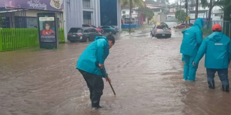 Cámara de Comercio de Tegucigalpa habilita centro de acopio y llama al sector empresarial a apoyar a familias afectadas por lluvias