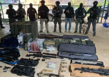 Liberan a la abuela del arsenal en Panamá: todas sus armas están registradas legalmente