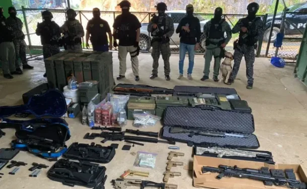 Liberan a la abuela del arsenal en Panamá: todas sus armas están registradas legalmente