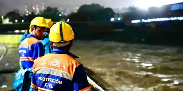 Honduras advierte de más lluvias intensas después del caos causado por inundaciones en el Distrito Central