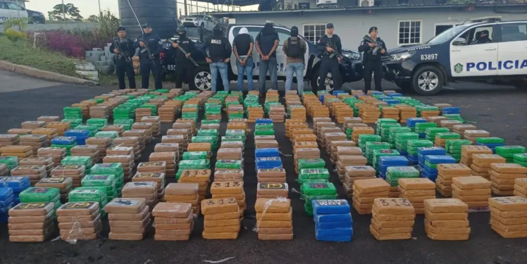 Panamá: Persecución policial termina con gran decomiso de droga