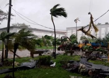 Huracán Melissa golpea el este de Cuba con vientos de 195 km/h tras devastar Jamaica y dejar al menos diez muertos