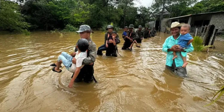 La Niña podría extenderse hasta diciembre y afectar el clima en toda Centroamérica: lluvias, inundaciones y deslizamientos