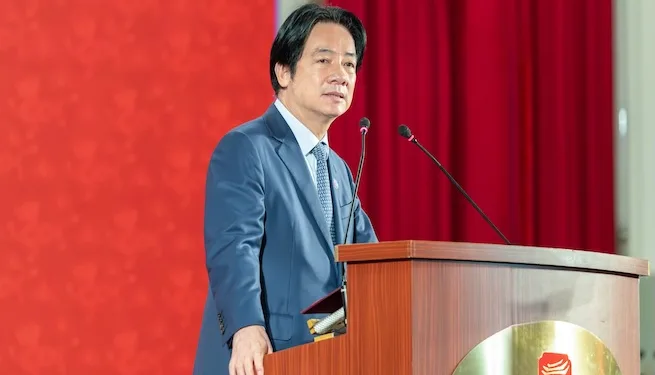 El presidente de Taiwán pide frenar anexión china y refuerza modernización militar