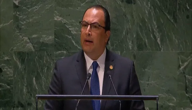 El excanciller guatemalteco Mario Búcaro asume dirección de Miss Universo