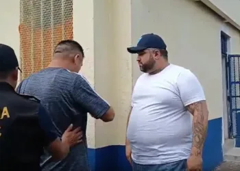 Más de 2 mil dólares en efectivo y objetos de lujo: investigan irregularidades en cárceles de “máxima seguridad” en Guatemala