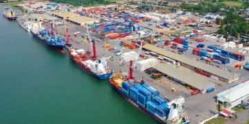 Guatemala: Puerto Santo Tomás de Castilla, eje logístico regional, reduce su ritmo de carga de 20 a 5 contenedores por hora