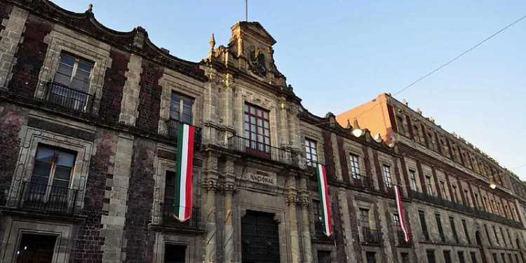 México liderará en 2026 con la moneda más estable de América Latina, según BBVA