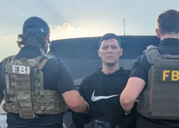 Guatemala extradita a tres hombres por delitos graves cometidos en EE UU y México