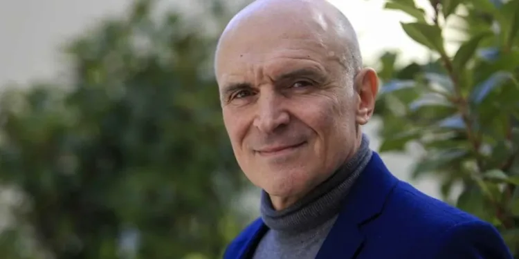 Allanan la casa y el despacho de diputado argentino por contrato con empresa vinculada a Guatemala