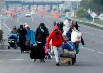Crece el retorno de migrantes venezolanos ante nuevas restricciones y tensiones políticas en la región