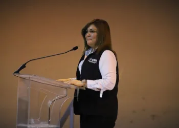 Honduras inicia elecciones en medio de tensión política y retrasos en apertura de urnas