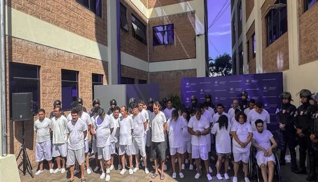 Capturan banda de centroamericanos y salvadoreños que hurtaba celulares en transporte público en El Salvador