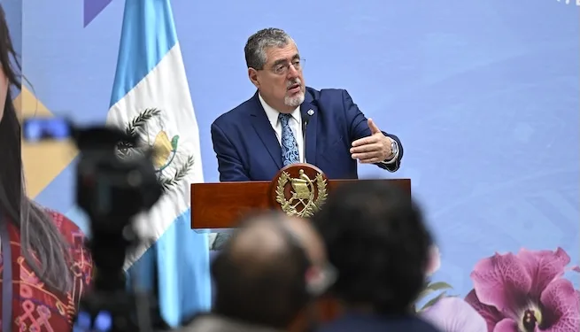 El presidente de Guatemala denuncia a juez por “falta gravísima” y pide su suspensión