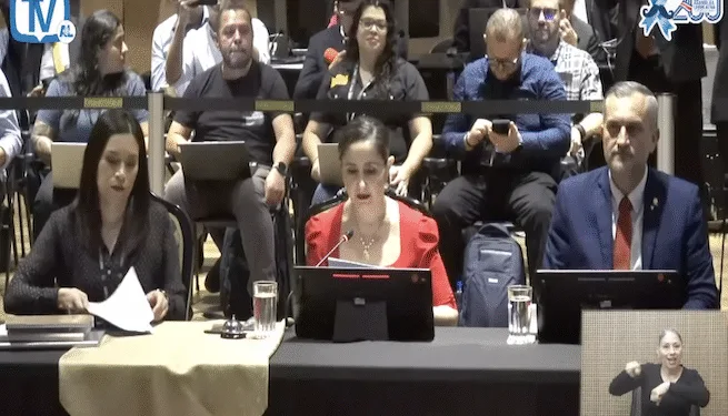 Comisión legislativa recomienda levantar fuero al presidente Rodrigo Chaves por beligerancia política