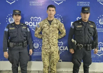 Arrestan a soldado salvadoreño por matar accidentalmente a mujer en Centro Histórico de San Salvador