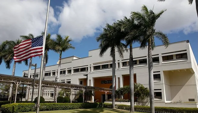 Embajada de EEUU alerta por intoxicaciones con pesticida en Costa Rica