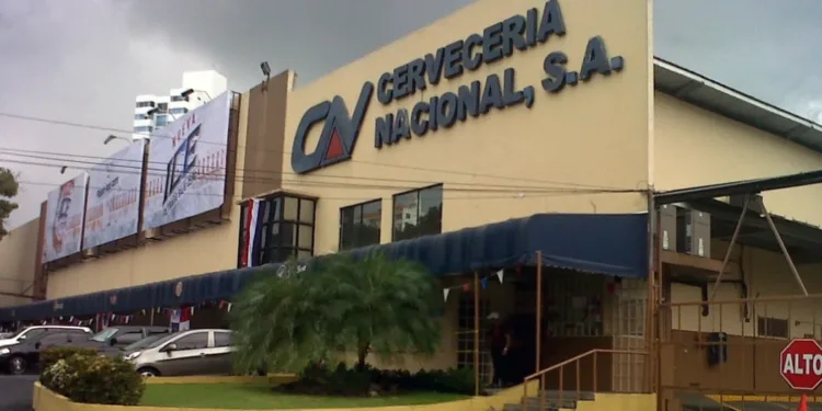 Gobierno de Panamá desmiente a Cervecería Nacional y niega aumento de impuestos como causa de despidos