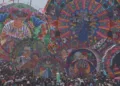 Barriletes gigantes volaron en Guatemala en tradición del Día de Muertos reconocida por la Unesco