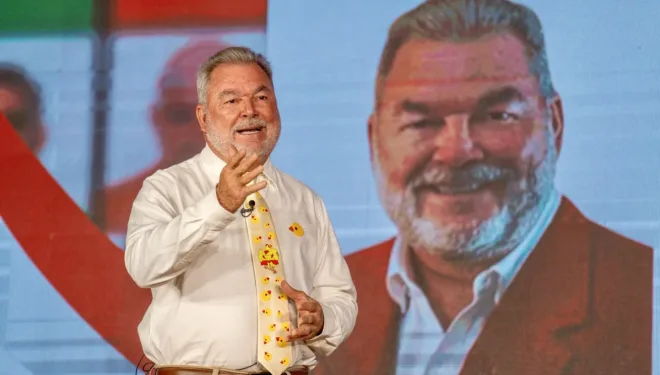 Líder liberal en Honduras denuncia persecución política y advierte sobre posible orden de captura