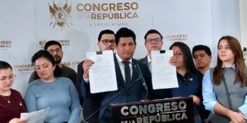 Diputados oficialistas presentan querellas contra juez y fiscales por presuntos abusos de autoridad en Guatemala