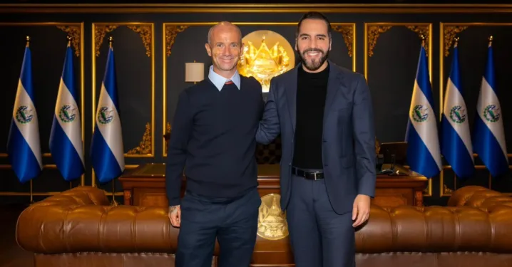 Bukele anuncia alianza con Happy Doggo para crear “el mejor programa de rescate de perros callejeros del mundo”