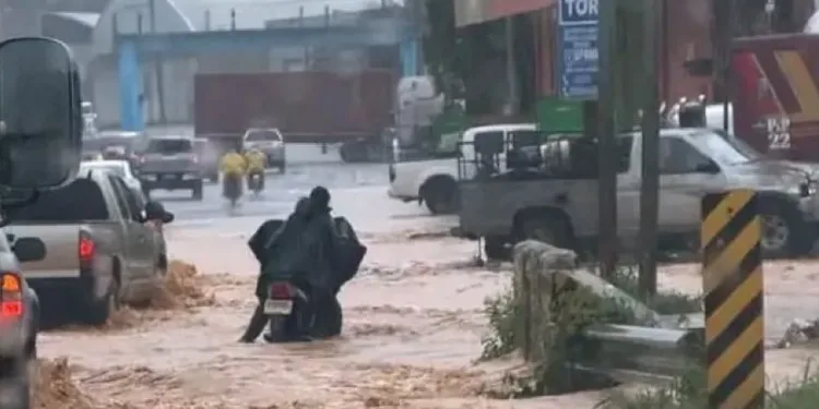 Inundaciones en Puerto Barrios, Guatemala, dejan familias evacuadas por fuertes lluvias
