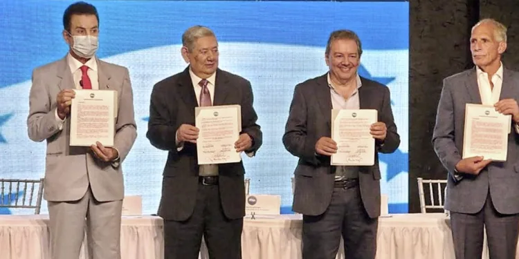 Candidatos presidenciales en Honduras firman convenio por la defensa del voto y el respeto al proceso electoral
