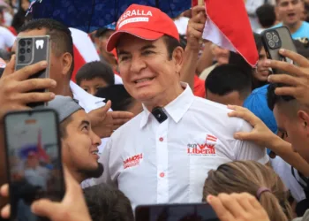 Honduras: candidato presidencial Nasralla advierte peligro para la democracia hondureña por el oficialismo y llama a votar masivamente el 30 de noviembre