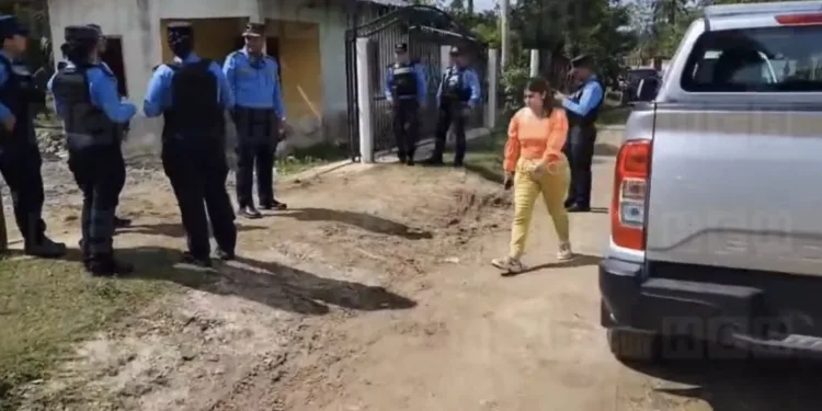 Policía de Honduras investiga intoxicación por bebida alcohólica que dejó seis muertos en el norte del país