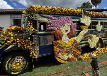 Festival de las Flores en Antigua Guatemala recibe más de 300 mil visitantes en su novena edición