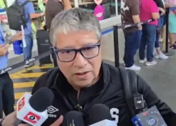 Bolillo Gómez pierde hasta la compostura y reconoce los graves errores de la Selecta