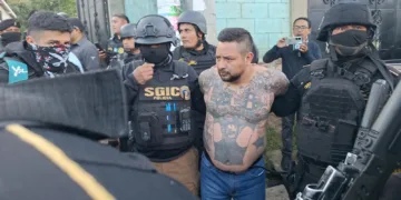 Presidente de Guatemala celebra arresto del quinto prófugo de Fraijanes II, pero aún permanecen 15 fugitivos en libertad