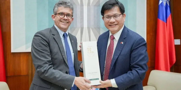 Ministro de Salud de Guatemala se reúne con canciller de Taiwán para fortalecer cooperación en salud pública