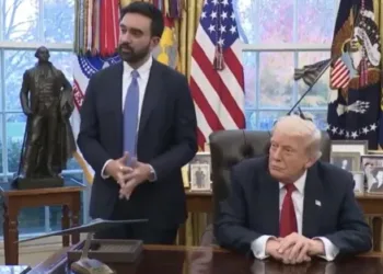 Trump y alcalde electo de Nueva York dejan de lado su antagonismo al reunirse en la Casa Blanca