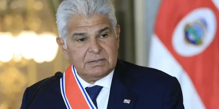 Presidente de Panamá acusa de “hipocresía” a críticos tras polémica frase sobre magistrados del Tribunal Electoral
