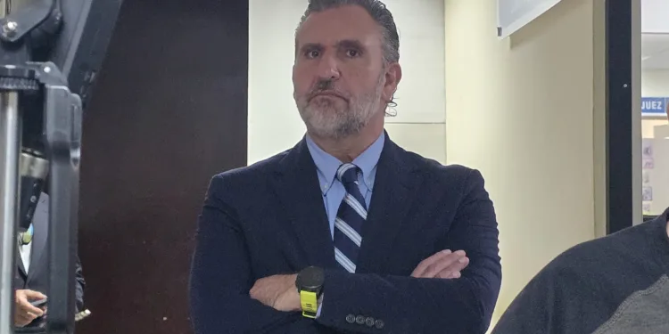 Guatemala: Excandidato presidencial acusa a la fiscal general de ser “madrina de la corrupción” tras suspensión de su audiencia